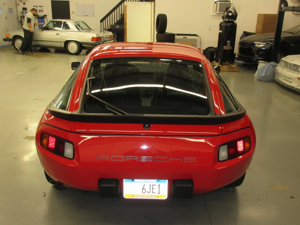 1985 Porsche 928 S - Image 8 of 31