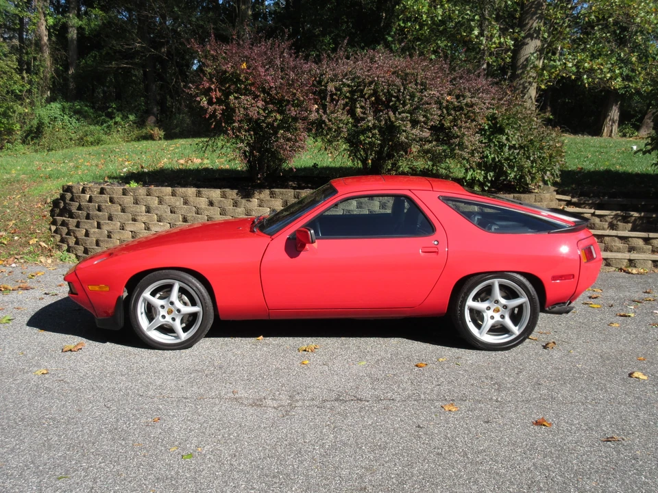 1985 Porsche 928 S - Image 17 of 31
