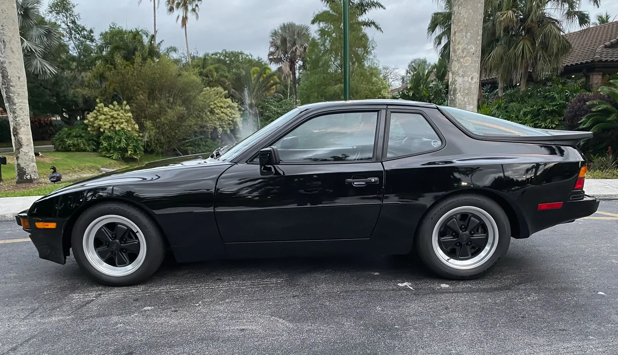 1985 Porsche 944 - Image 5 of 6