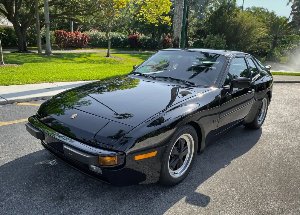 1985 Porsche 944 - Image 2 of 6