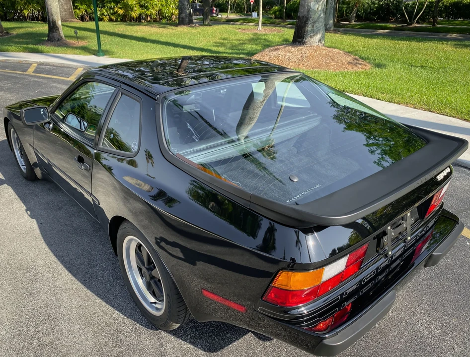 1985 Porsche 944 - Image 6 of 6