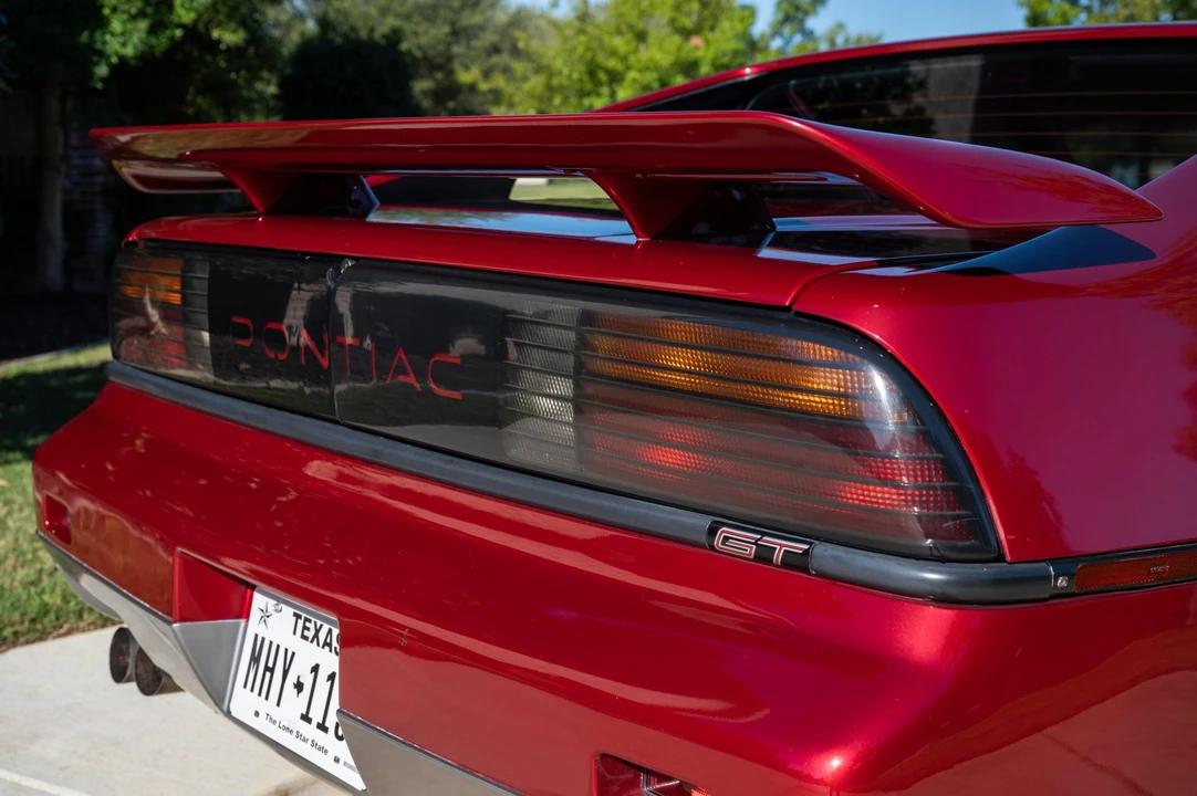 1987 Pontiac Fiero GT - Image 30 of 31