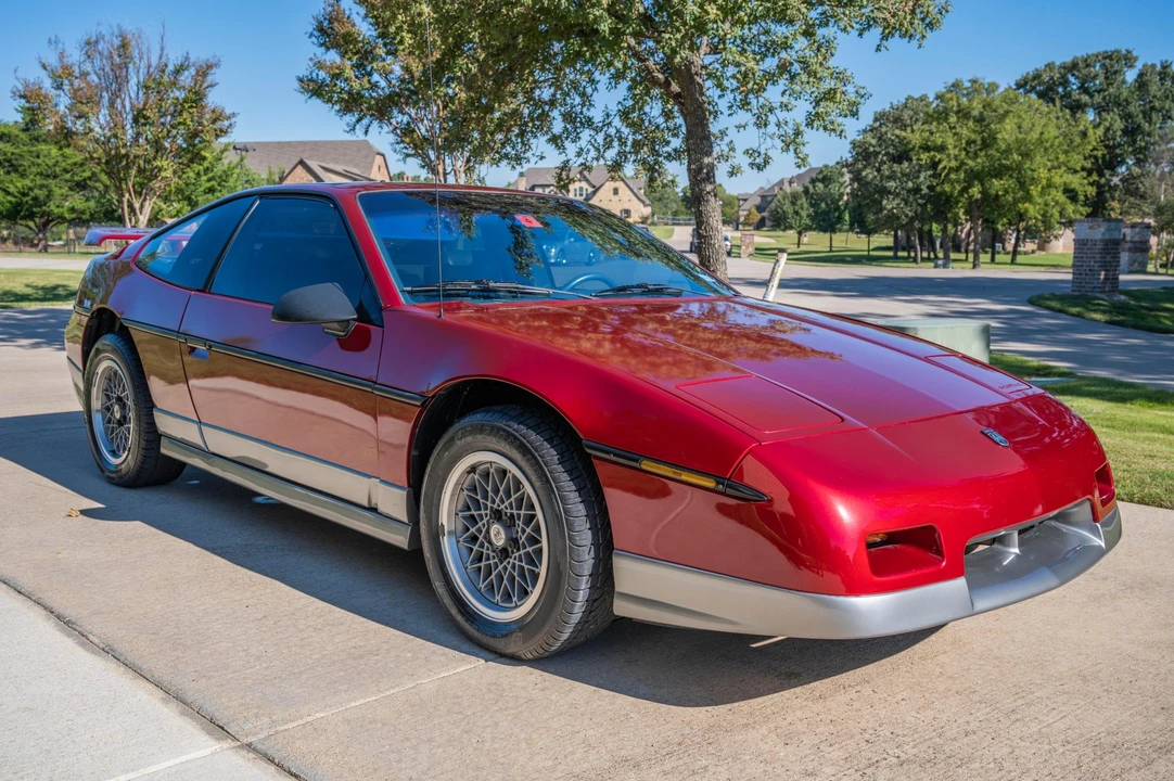1987 Pontiac Fiero GT - Image 23 of 31