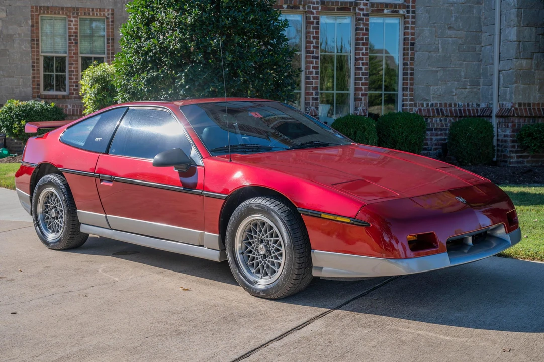1987 Pontiac Fiero GT - Image 24 of 31