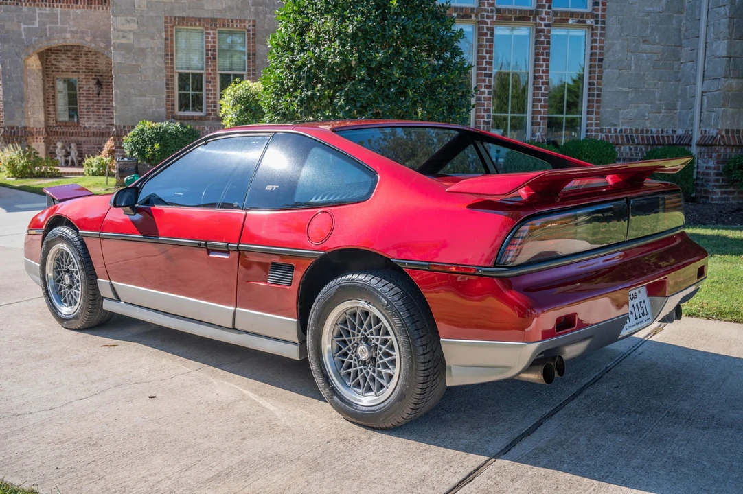 1987 Pontiac Fiero GT - Image 18 of 31