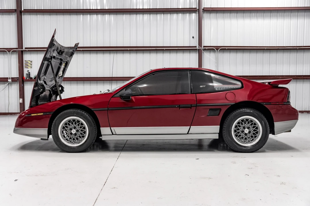 1987 Pontiac Fiero GT - Image 12 of 31