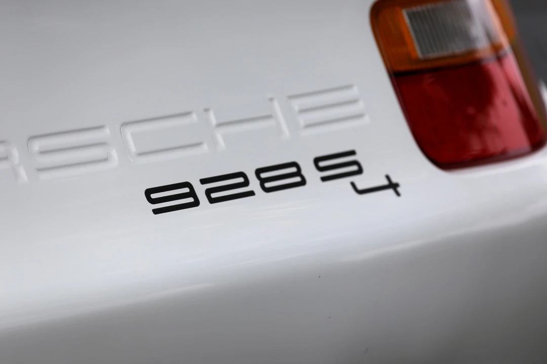 1987 Porsche 928 S4 - Image 17 of 31