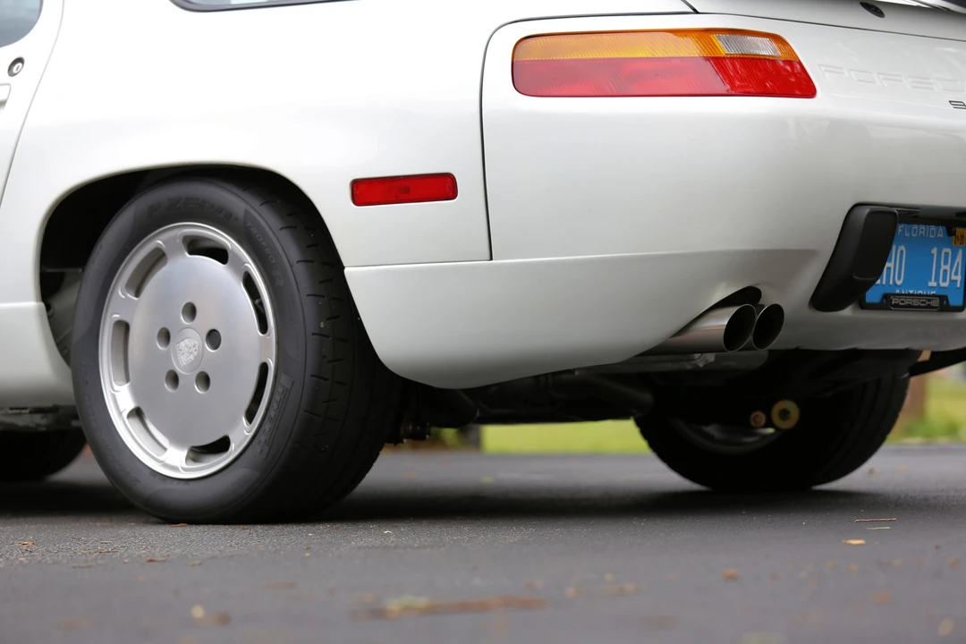1987 Porsche 928 S4 - Image 18 of 31