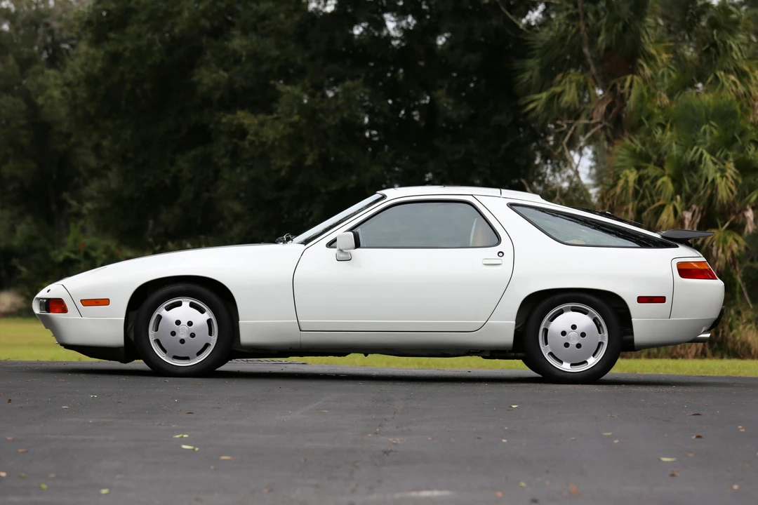 1987 Porsche 928 S4 - Image 2 of 31