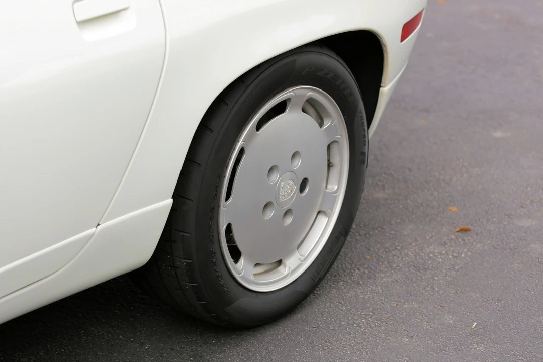 1987 Porsche 928 S4 - Image 30 of 31