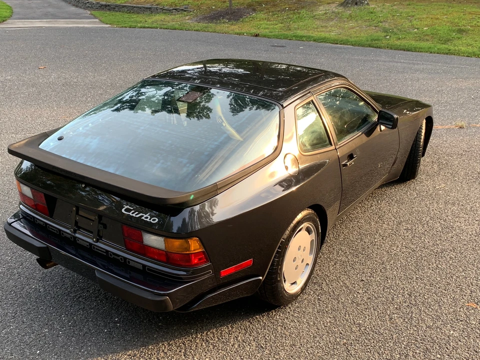 1988 Porsche 944 Turbo - Image 17 of 31