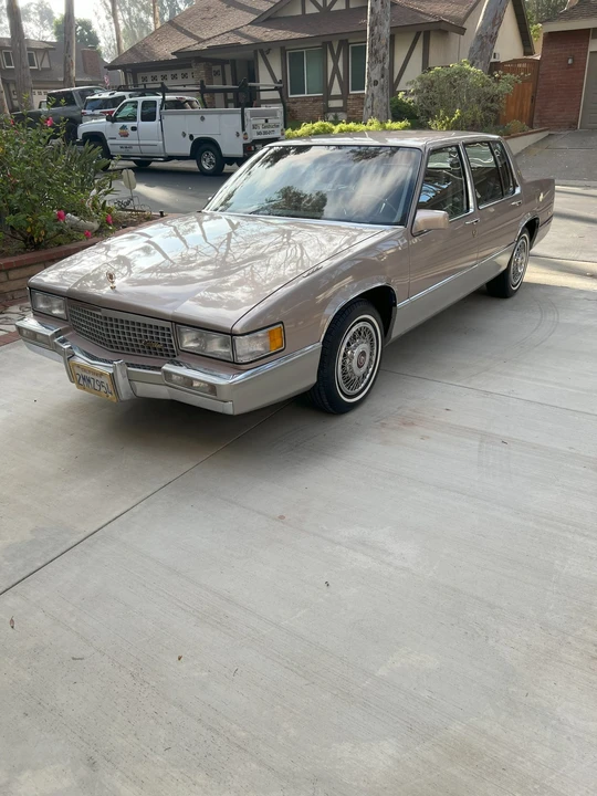 1989 Cadillac DeVille 5th Gen - Image 2 of 31
