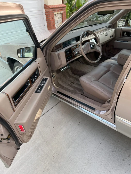 1989 Cadillac DeVille 5th Gen - Image 9 of 31