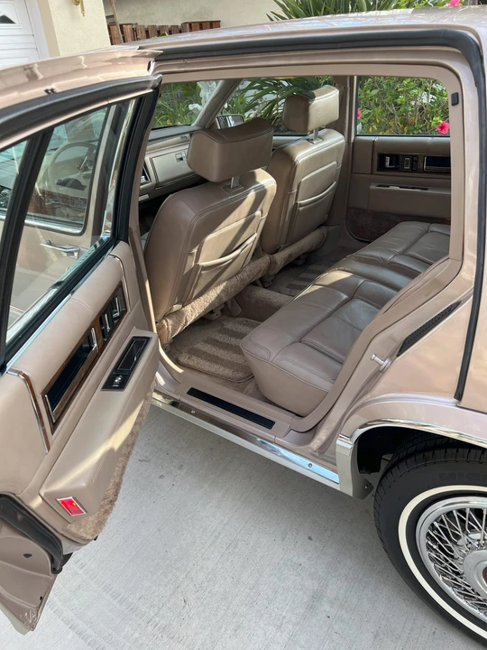 1989 Cadillac DeVille 5th Gen - Image 19 of 31