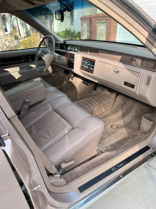 1989 Cadillac DeVille 5th Gen - Image 11 of 31