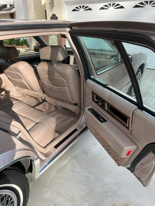 1989 Cadillac DeVille 5th Gen - Image 20 of 31