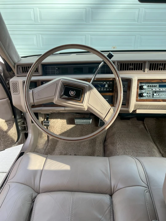 1989 Cadillac DeVille 5th Gen - Image 14 of 31