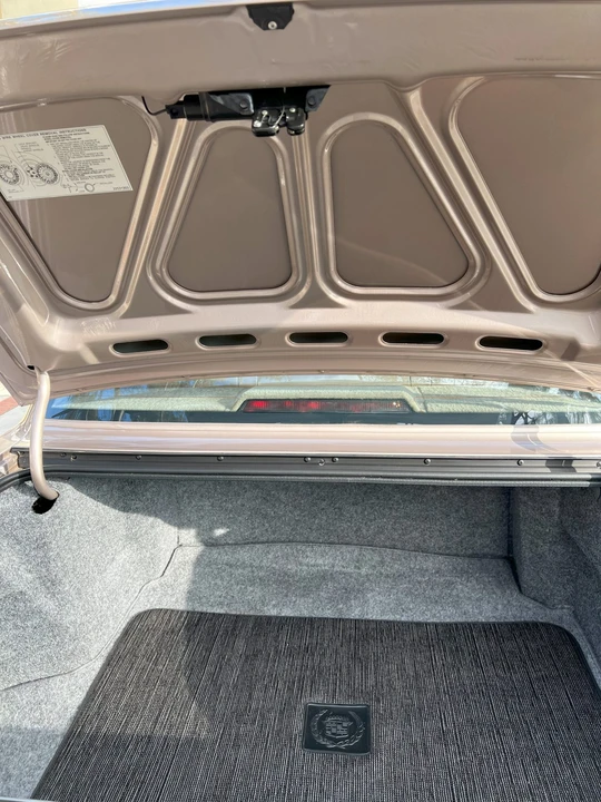 1989 Cadillac DeVille 5th Gen - Image 23 of 31