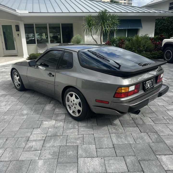 1989 Porsche 944 Turbo - Image 17 of 31