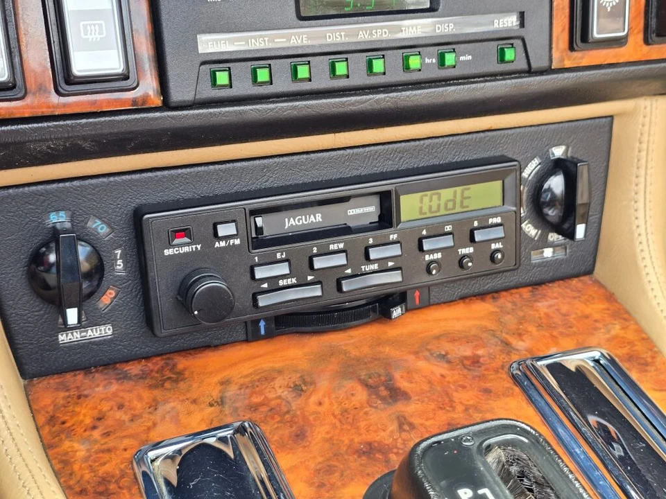 1990 Jaguar XJS Convertible - Image 27 of 31
