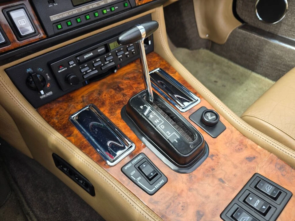 1990 Jaguar XJS Convertible - Image 28 of 31