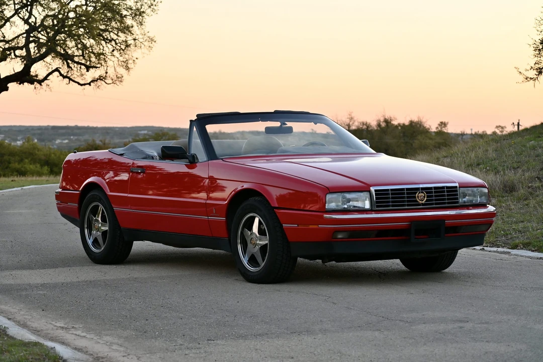 1991 Cadillac Allante - Image 10 of 31