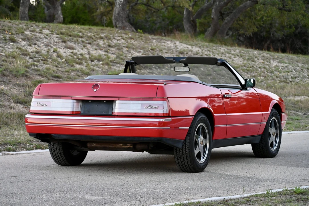 1991 Cadillac Allante - Image 12 of 31