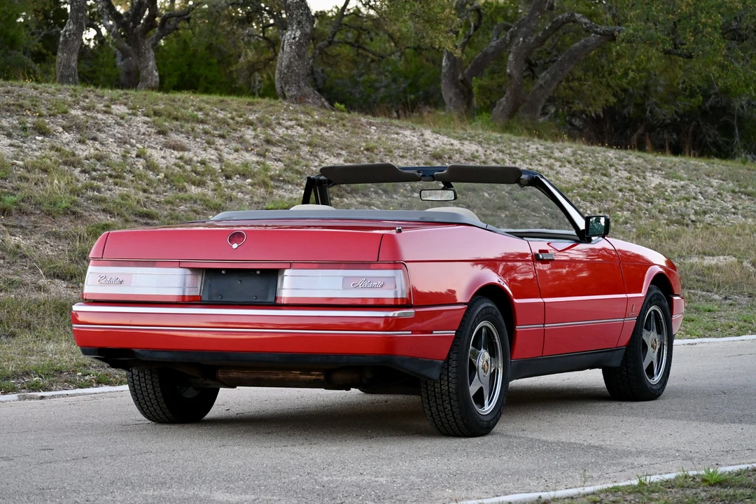 1991 Cadillac Allante - Image 13 of 31