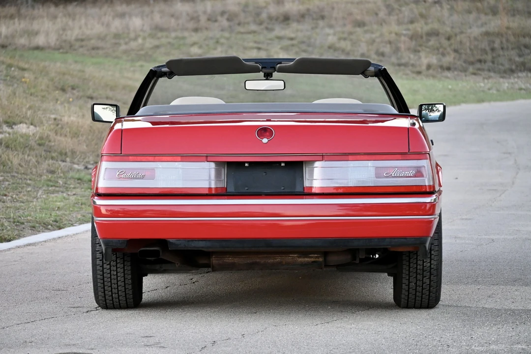 1991 Cadillac Allante - Image 16 of 31
