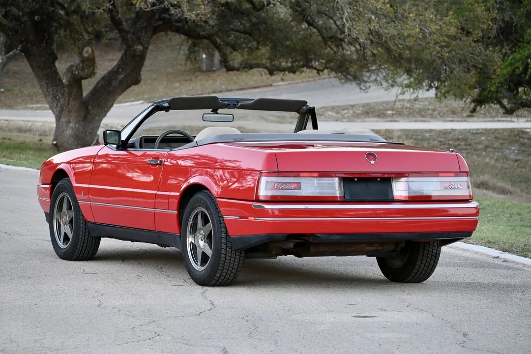 1991 Cadillac Allante - Image 18 of 31