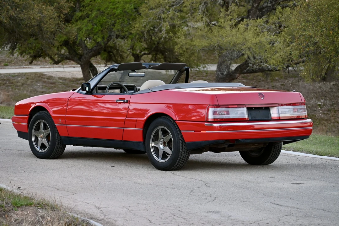 1991 Cadillac Allante - Image 19 of 31