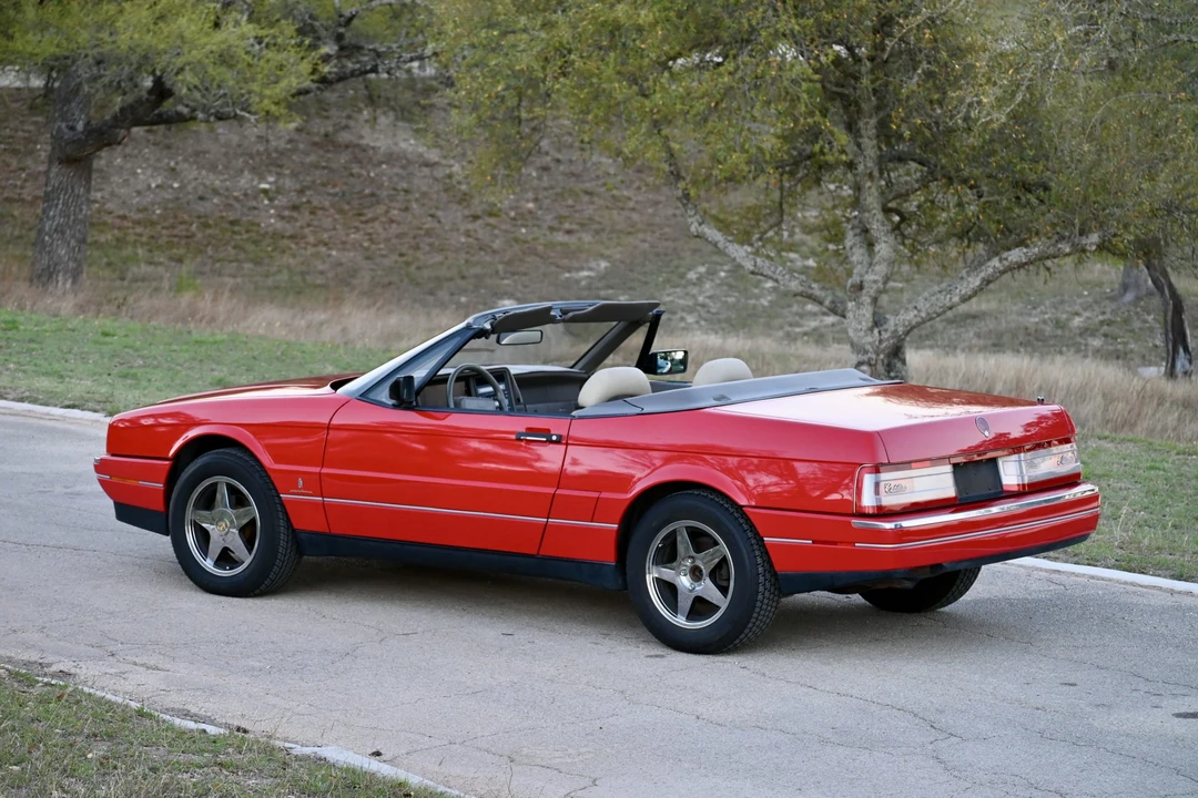 1991 Cadillac Allante - Image 21 of 31