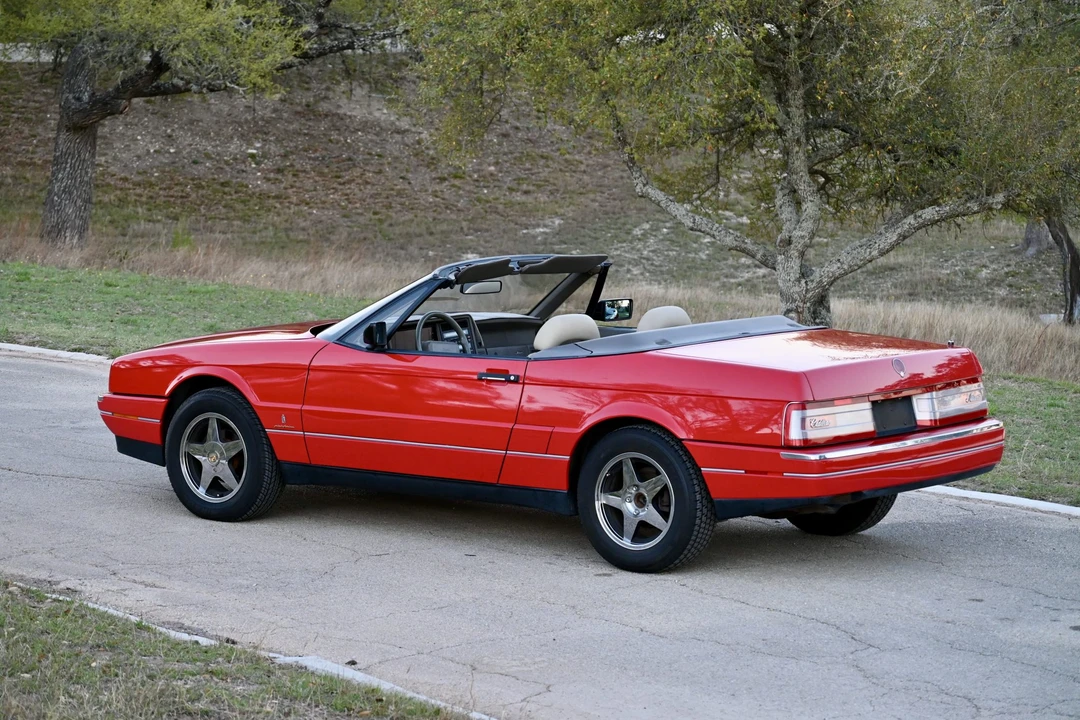 1991 Cadillac Allante - Image 22 of 31