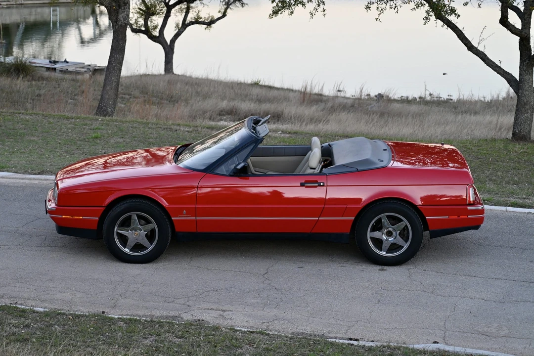 1991 Cadillac Allante - Image 23 of 31