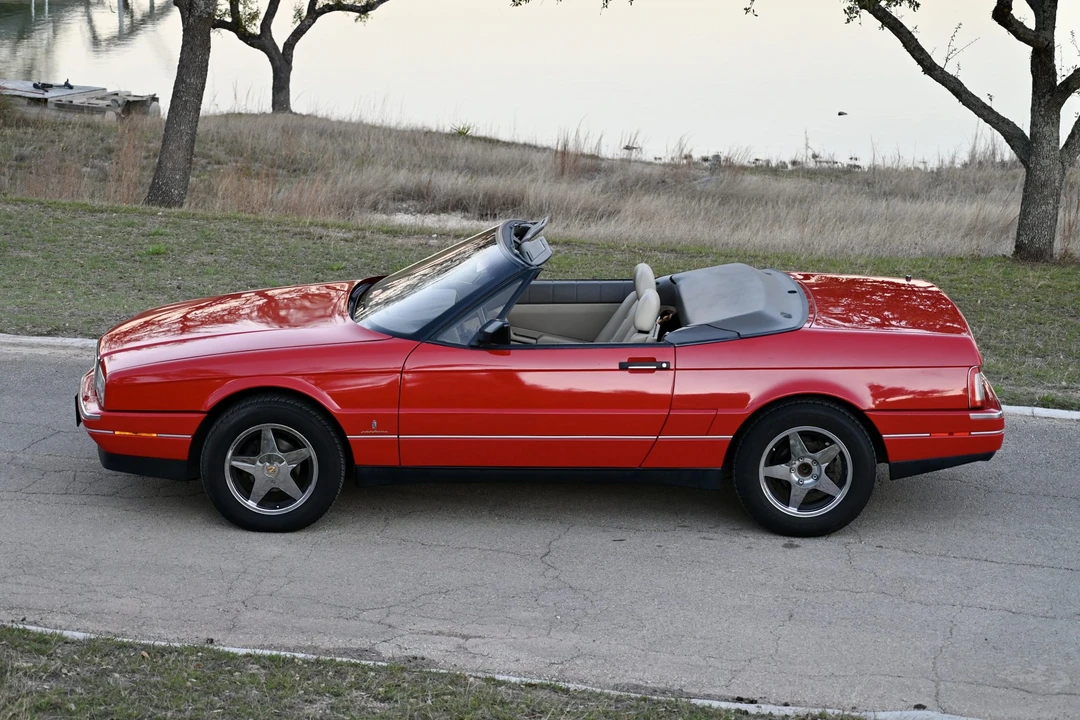 1991 Cadillac Allante - Image 24 of 31