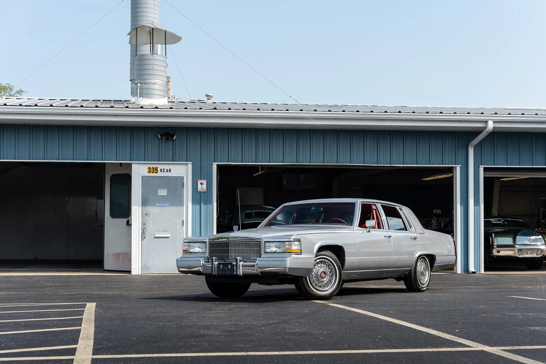 1991 Cadillac Brougham - Image 3 of 31