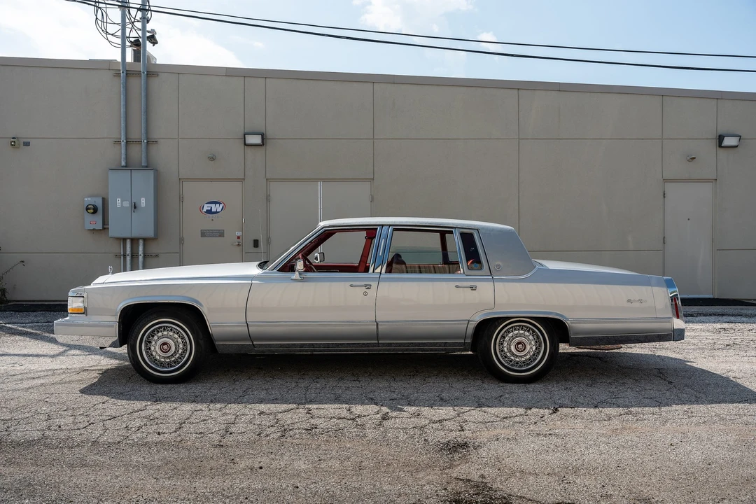 1991 Cadillac Brougham - Image 5 of 31