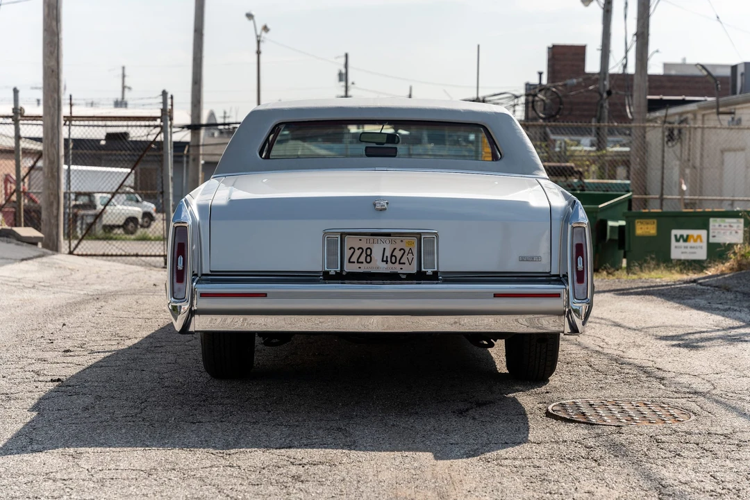 1991 Cadillac Brougham - Image 8 of 31