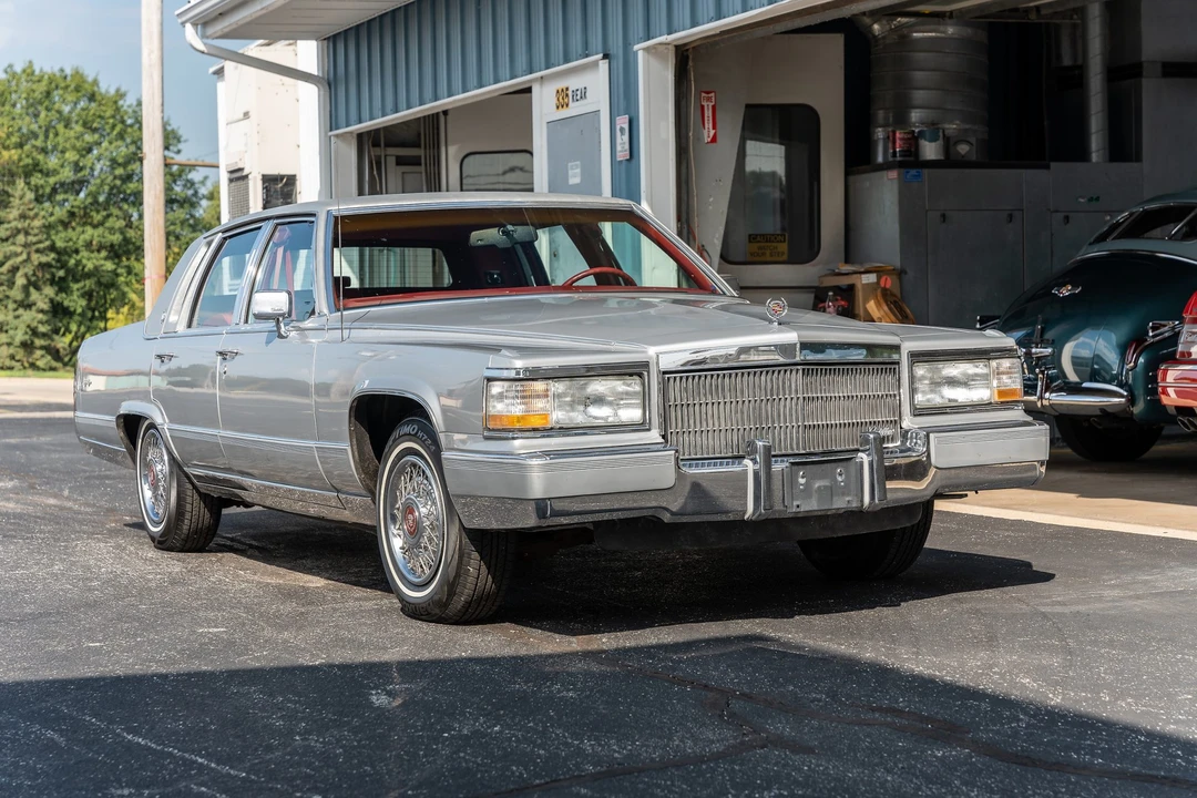 1991 Cadillac Brougham - Image 10 of 31