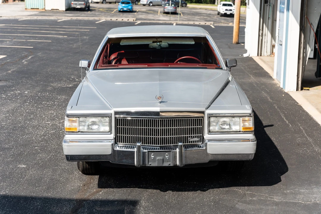 1991 Cadillac Brougham - Image 14 of 31
