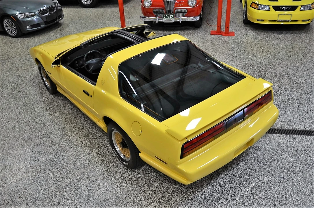 1992 Pontiac Firebird 3rd Gen - Image 25 of 31