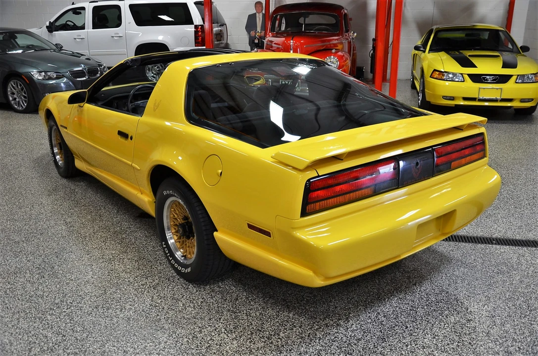 1992 Pontiac Firebird 3rd Gen - Image 24 of 31
