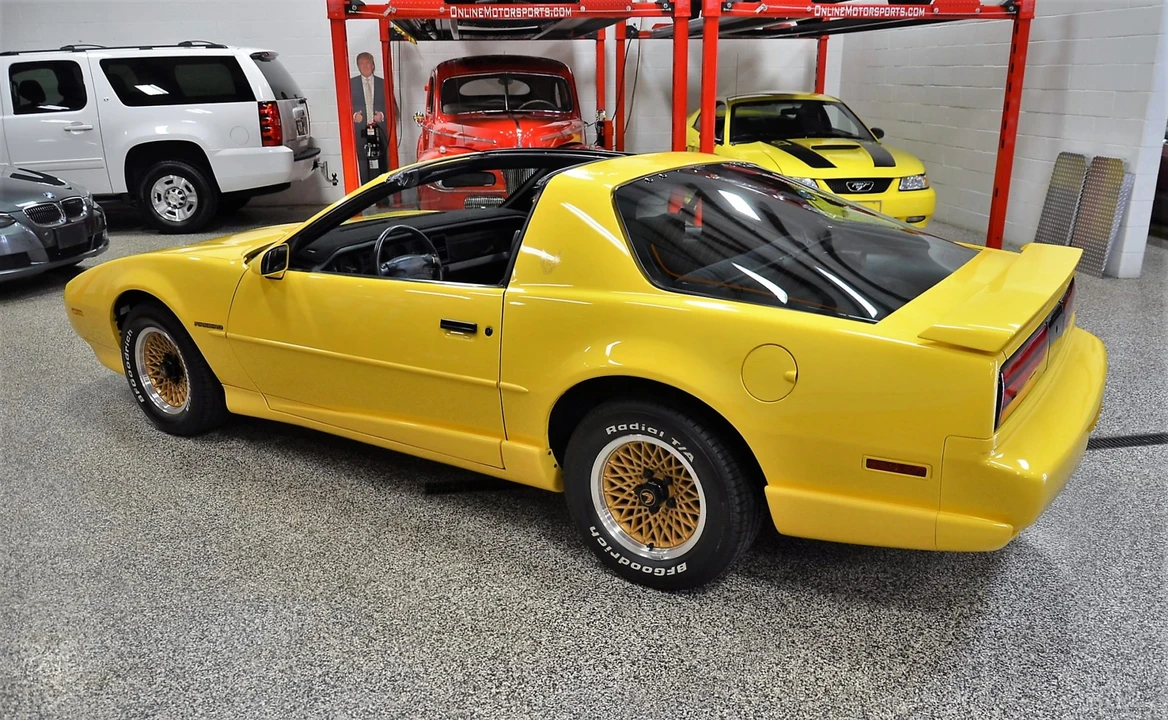 1992 Pontiac Firebird 3rd Gen - Image 29 of 31
