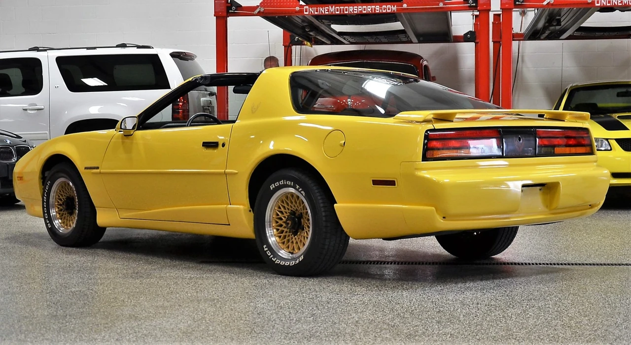 1992 Pontiac Firebird 3rd Gen - Image 26 of 31
