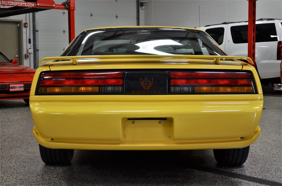 1992 Pontiac Firebird 3rd Gen - Image 20 of 31