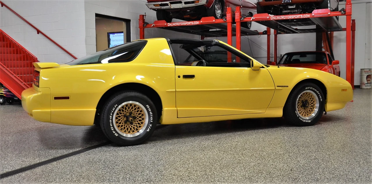 1992 Pontiac Firebird 3rd Gen - Image 14 of 31