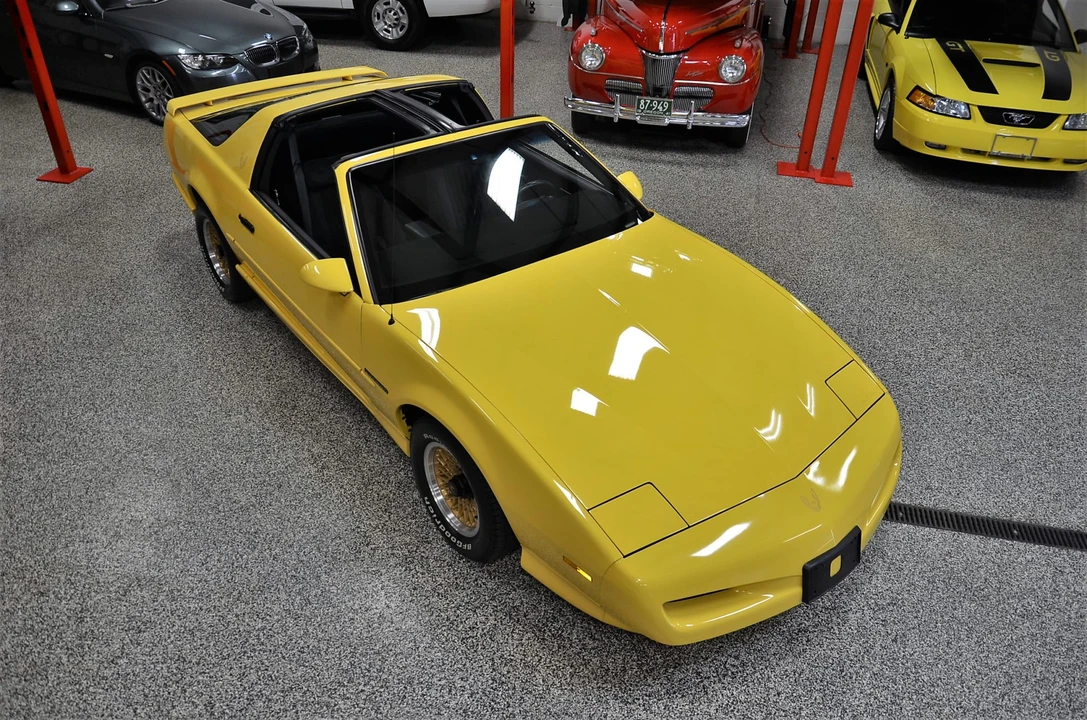 1992 Pontiac Firebird 3rd Gen - Image 5 of 31