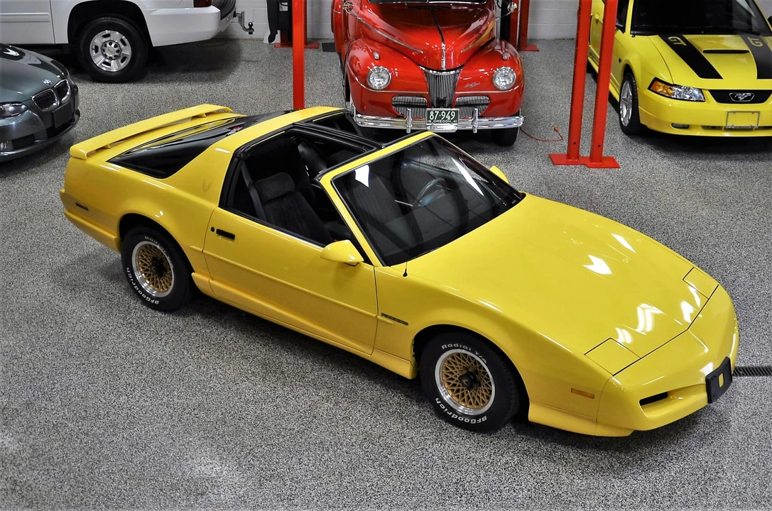 1992 Pontiac Firebird 3rd Gen - Image 13 of 31
