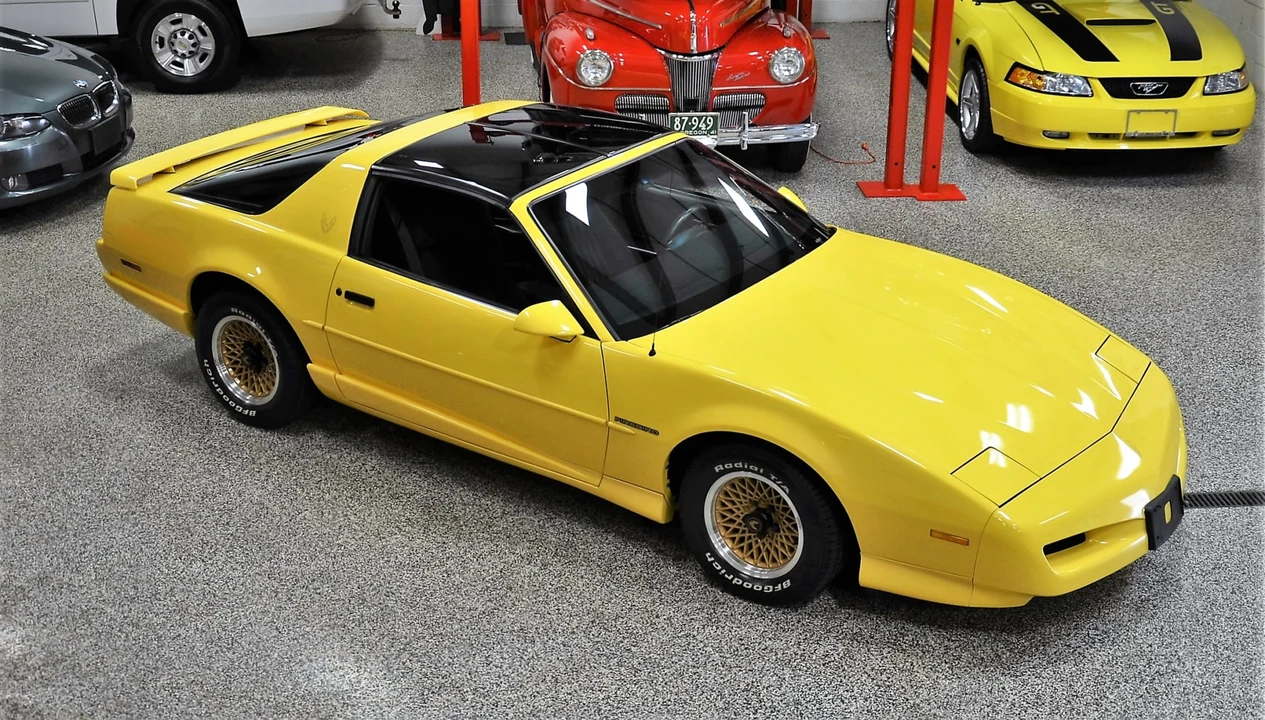 1992 Pontiac Firebird 3rd Gen - Image 10 of 31