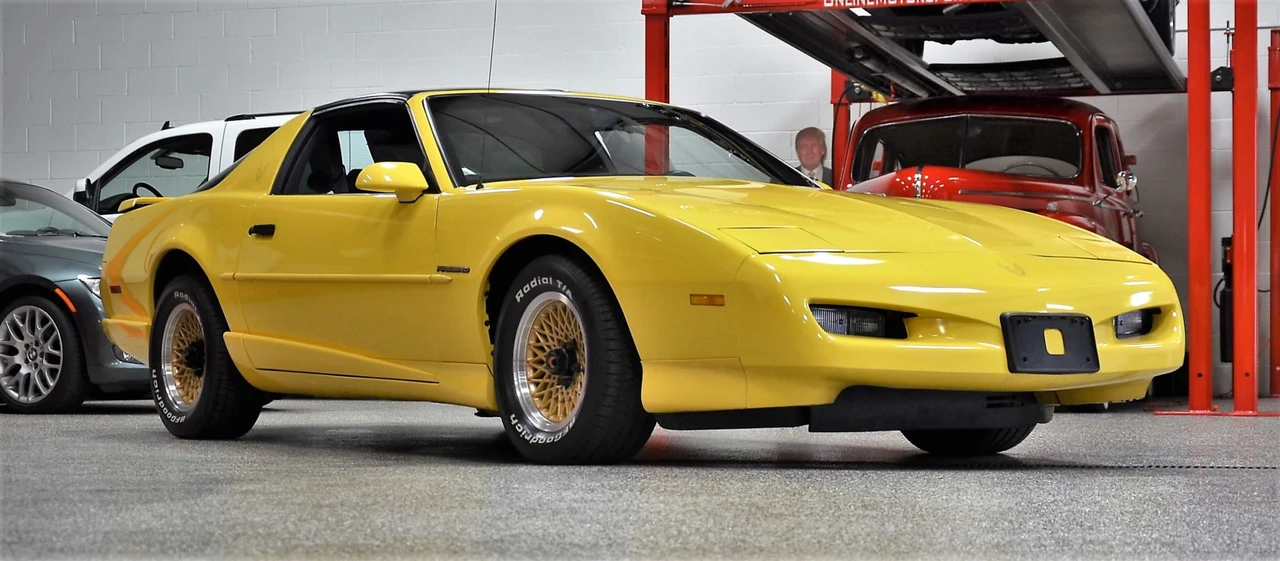 1992 Pontiac Firebird 3rd Gen - Image 8 of 31
